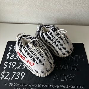 Yeezy 350 v2 Pajama Slippers